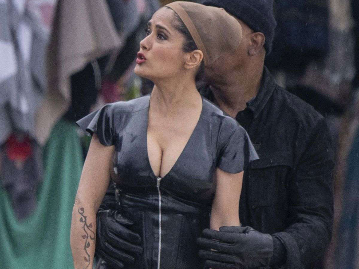 https://www.latex247.co.uk/wp-content/uploads/2019/04/salma-hayek-hitmans-wifes-bodyguard-latex-fashion00.jpg