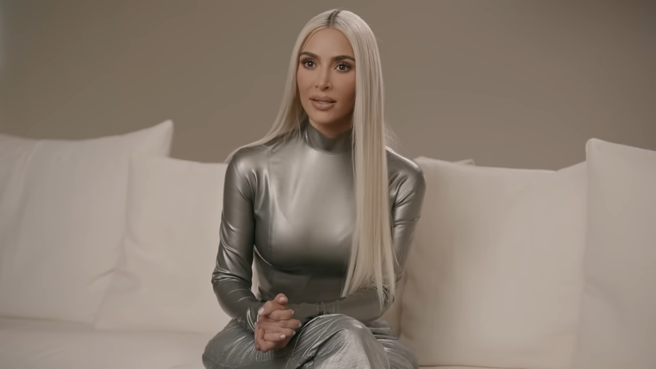 Kim Kardashian wears Latex for Beats By Dre Latex24/7