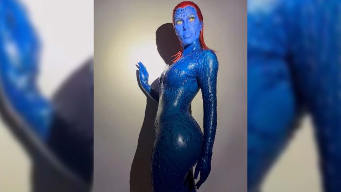 kim-kardashian-latex-vex-clothing-artwith-latex-header Kim Kardashian wears Vex Latex to become X-Men Mystique this Halloween