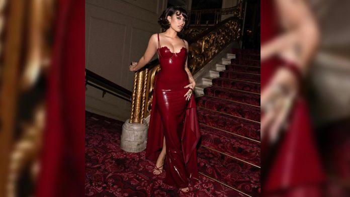 raye-atsuko-kudo-latex-clothing-fashion-british-gq-men-of-the-year-awards