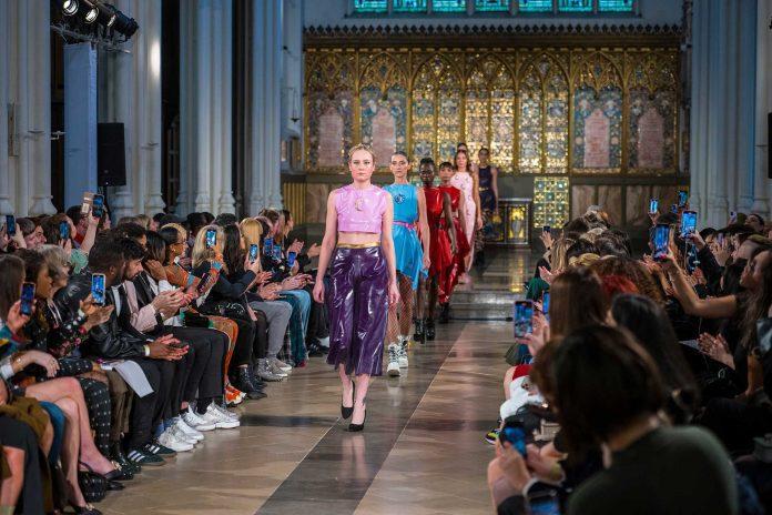 shokushu-boutique-latex-fashion-london-fashion-week-under-the-sign-of-the-moon-header Shokushu Boutique new "Under the Sign of the Moon" collection revealed at London Fashion Week