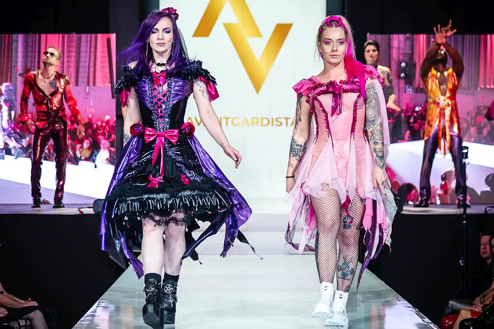 Se'tyo Latex at Avantgardista